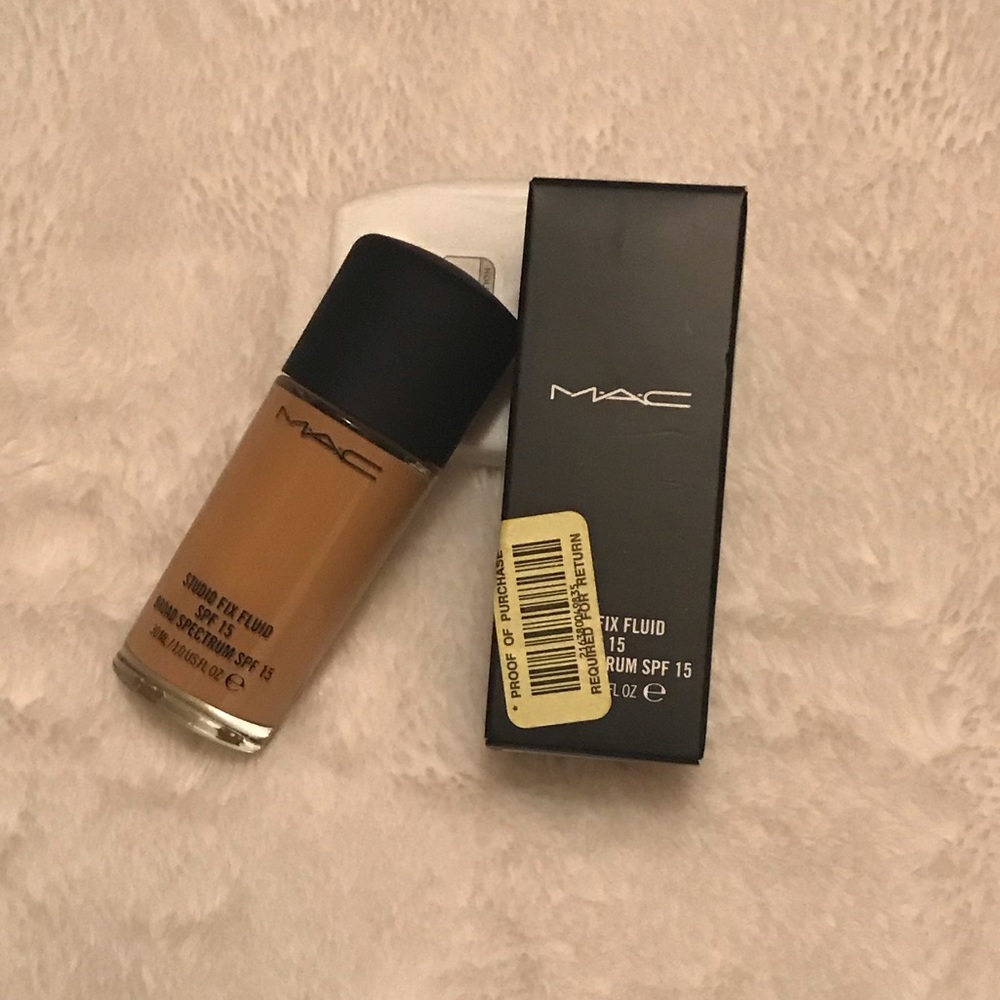 New MAC Studio Fix Fluid foundation NC30